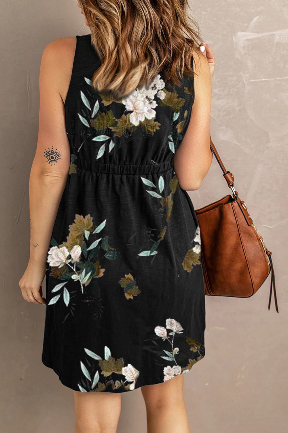 Carson Scoop Neck Sleeveless Buttoned Magic Dress with Pockets (Copy)