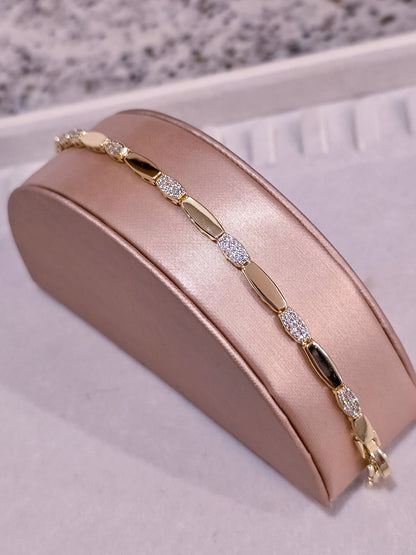 Luxe Gold Collection Bracelet 