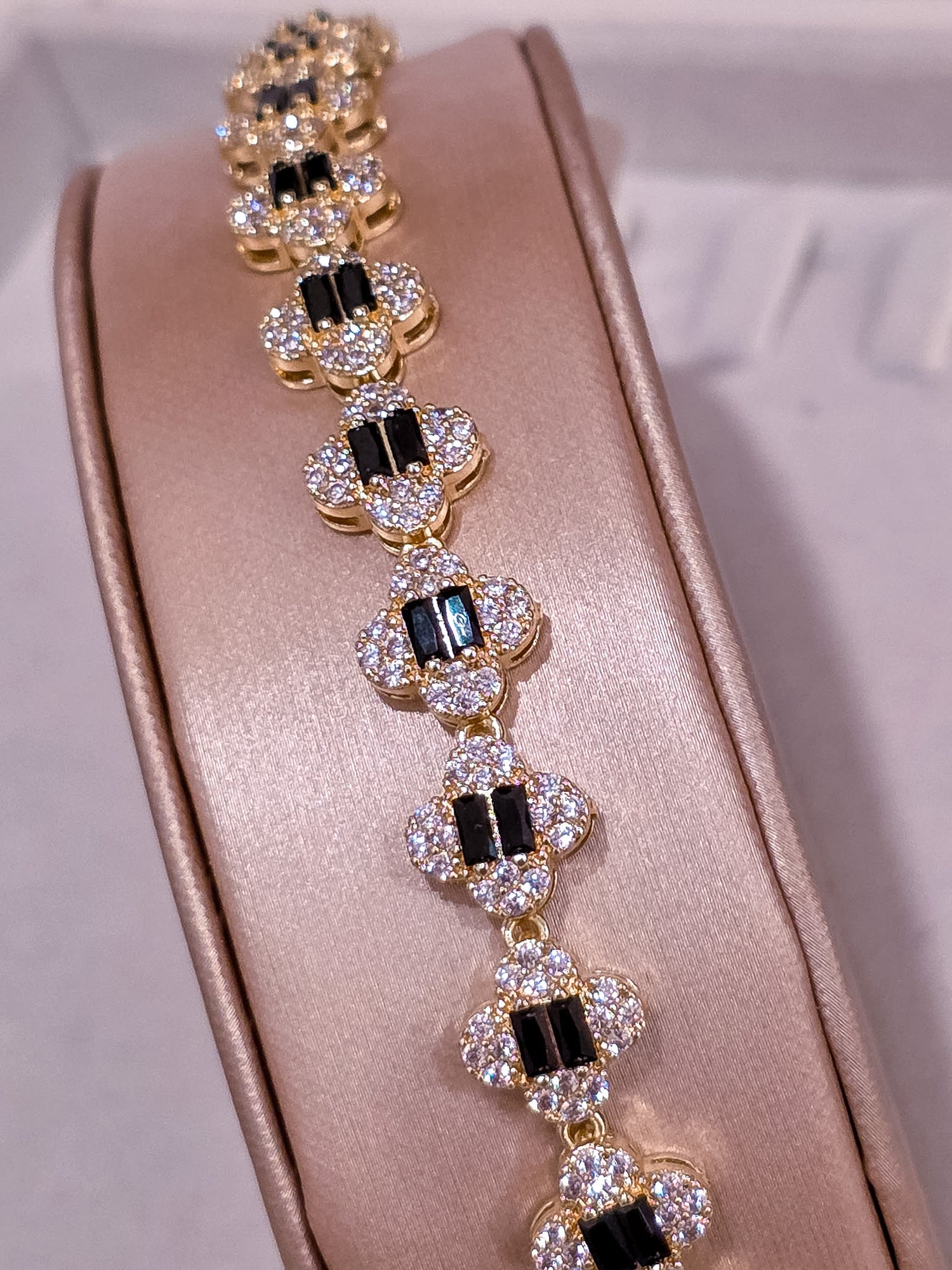 Luxe Gold Collection Bracelet 