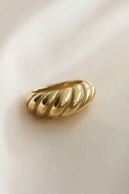 Gold Twisted Ring (Copy)