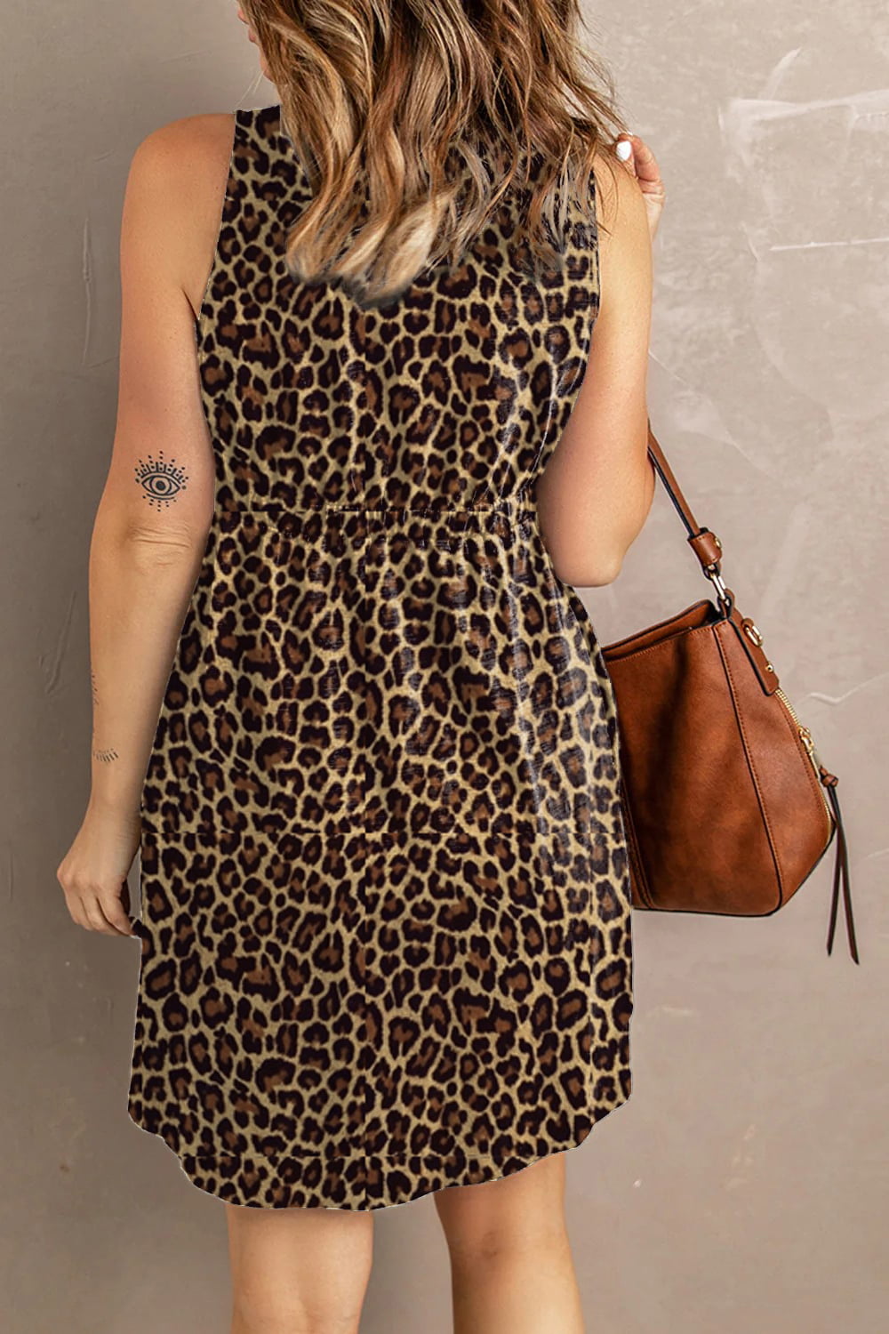 Carson Scoop Neck Sleeveless Buttoned Magic Dress with Pockets (Copy)